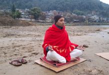 जब रोशनले फेवा किनारमा ‘पज थिम’मा आफ्नो कला देखाए