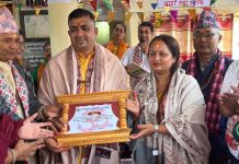 राधाकृष्ण मन्दिरमा मूर्ति स्थापनाका लागि वडाध्यक्ष आचार्यको व्यक्तिगत सहयोग